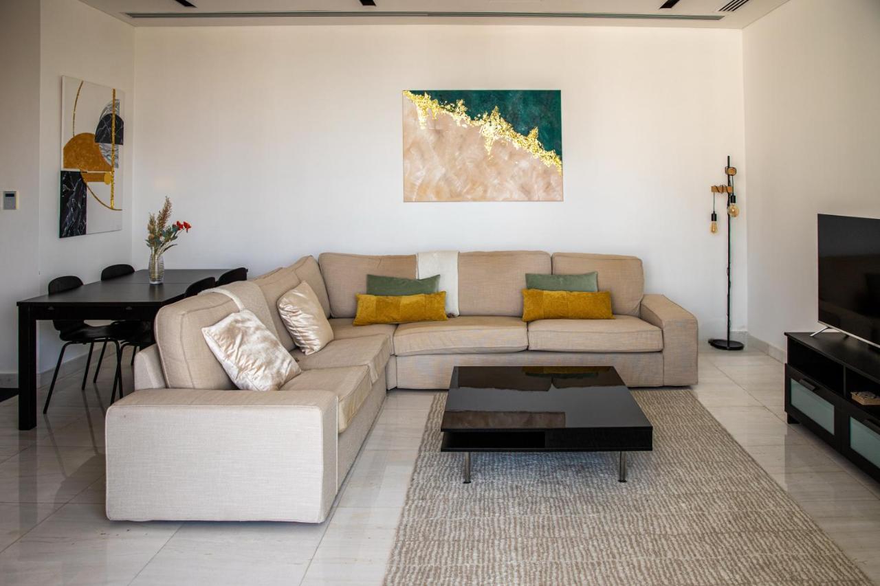 Phaedrus Living: 360 Tower Luxury Flat Apartment Nicosia Luaran gambar
