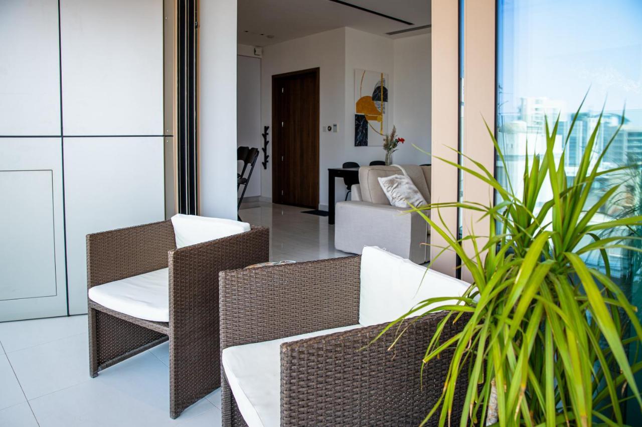 Phaedrus Living: 360 Tower Luxury Flat Apartment Nicosia Luaran gambar